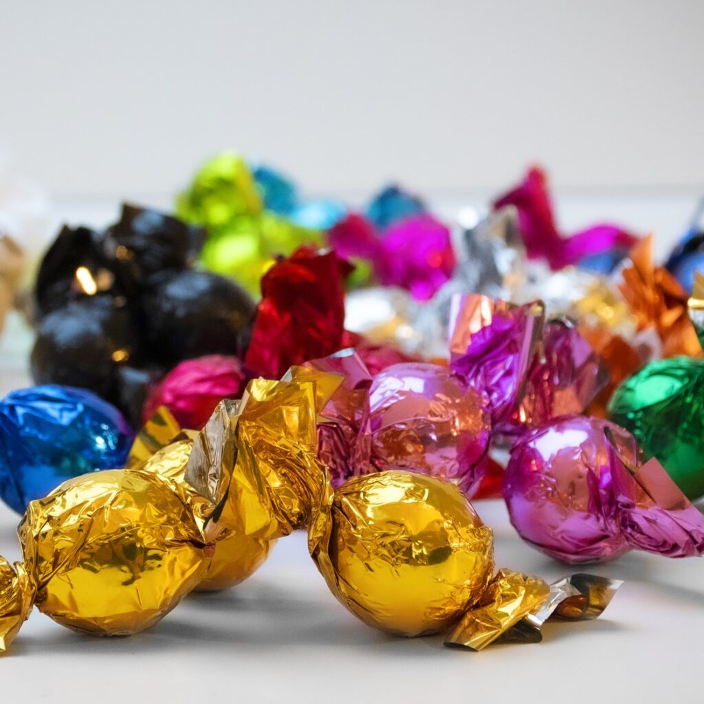 Mix af 1kg fyldte chokoladekugler